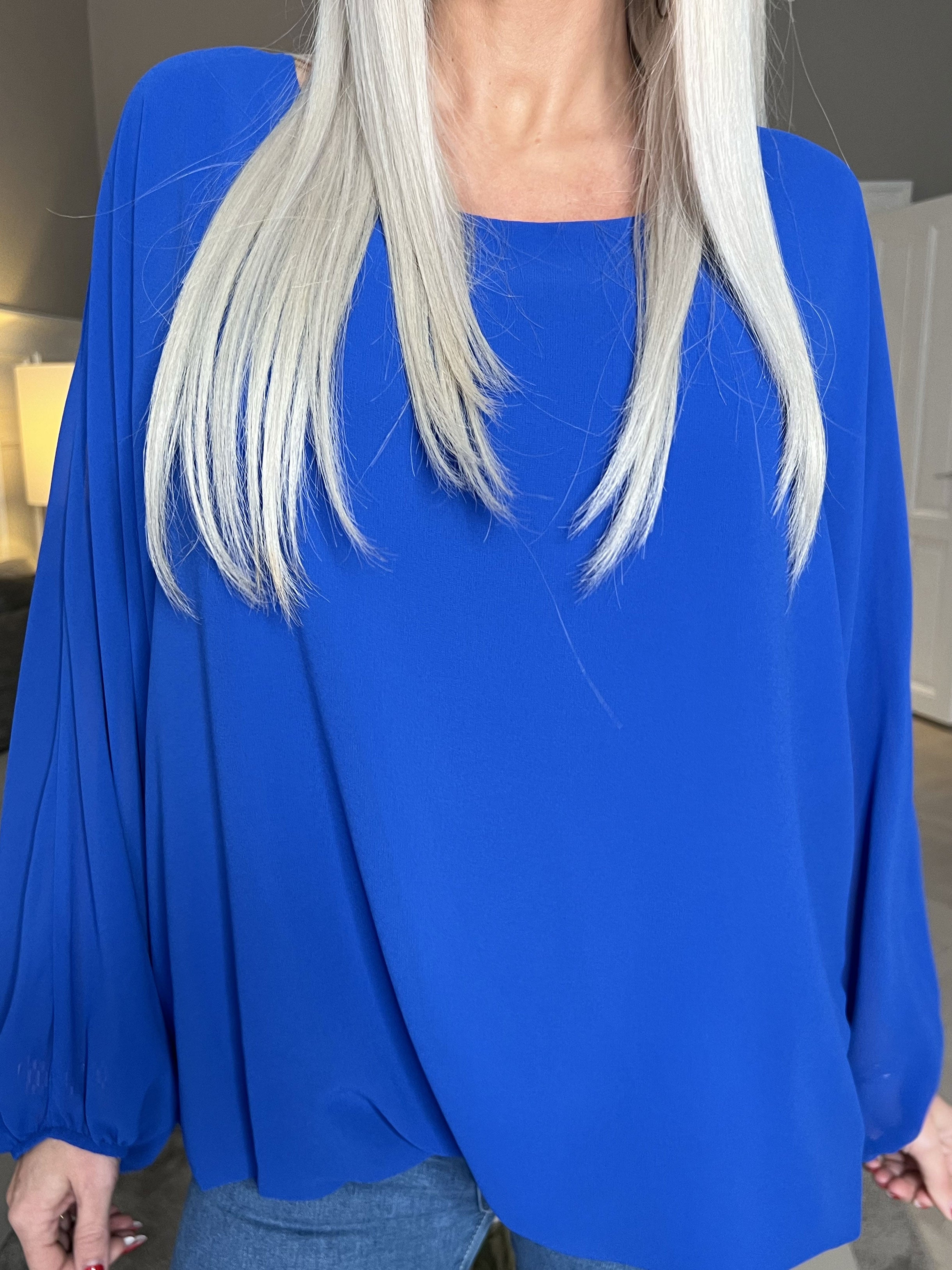 Destiny Plain - Bluse i chiffon med flagermusærmer